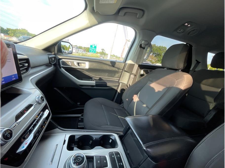 2022 Agate Black Metallic Ford Explorer