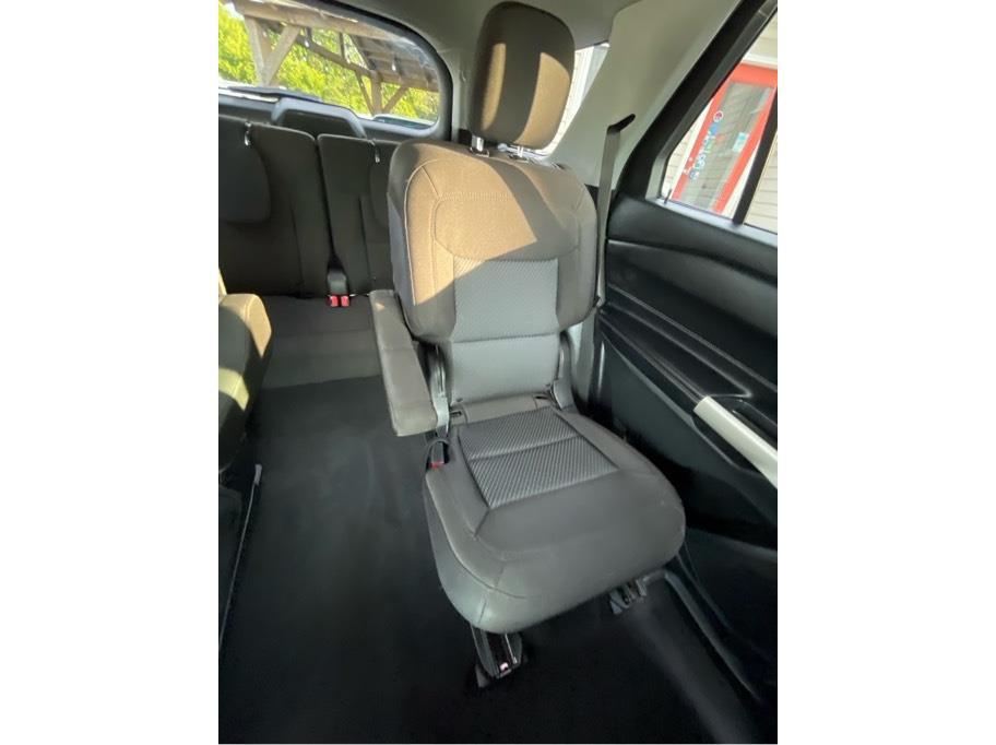 2022 Agate Black Metallic Ford Explorer