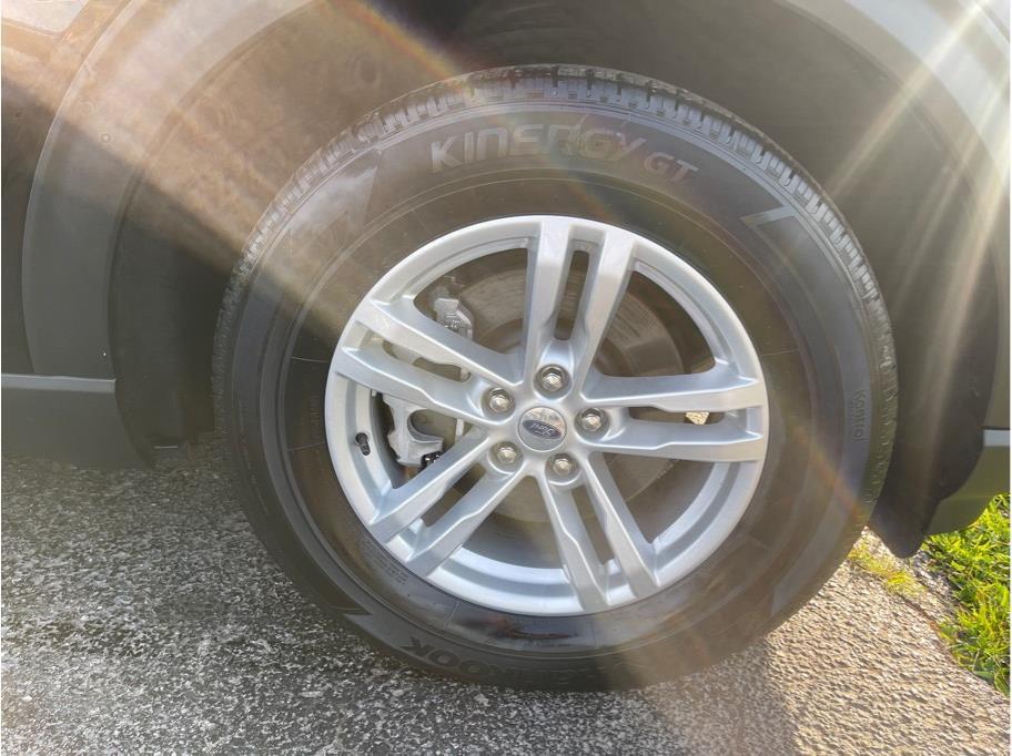 2022 Agate Black Metallic Ford Explorer