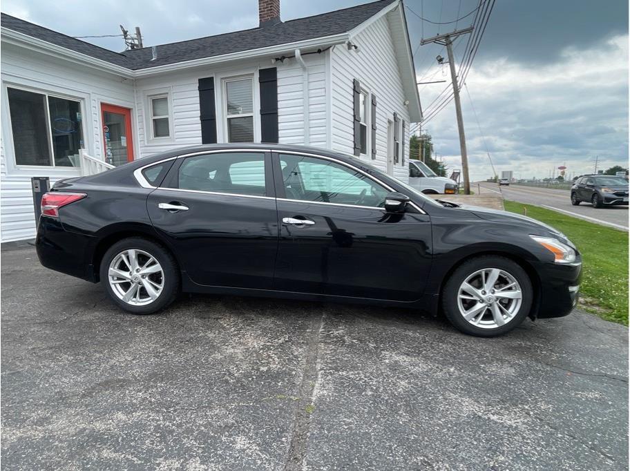 used 2015 Nissan Altima car, priced at $13,900