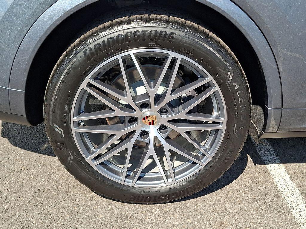 new 2026 Porsche Cayenne car, priced at $111,579