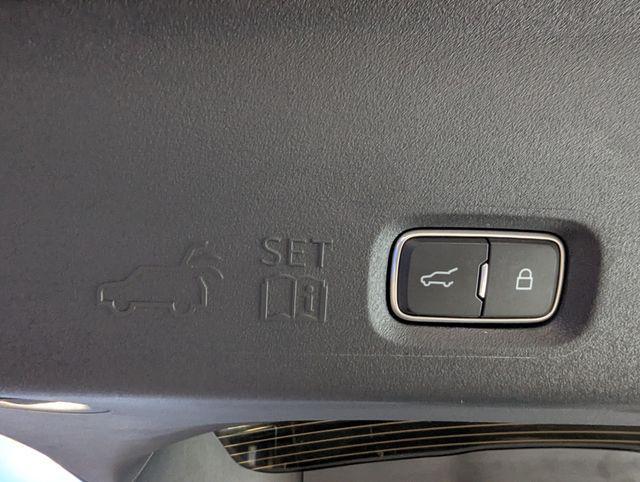 new 2025 Ford Expedition car, priced at $90,229