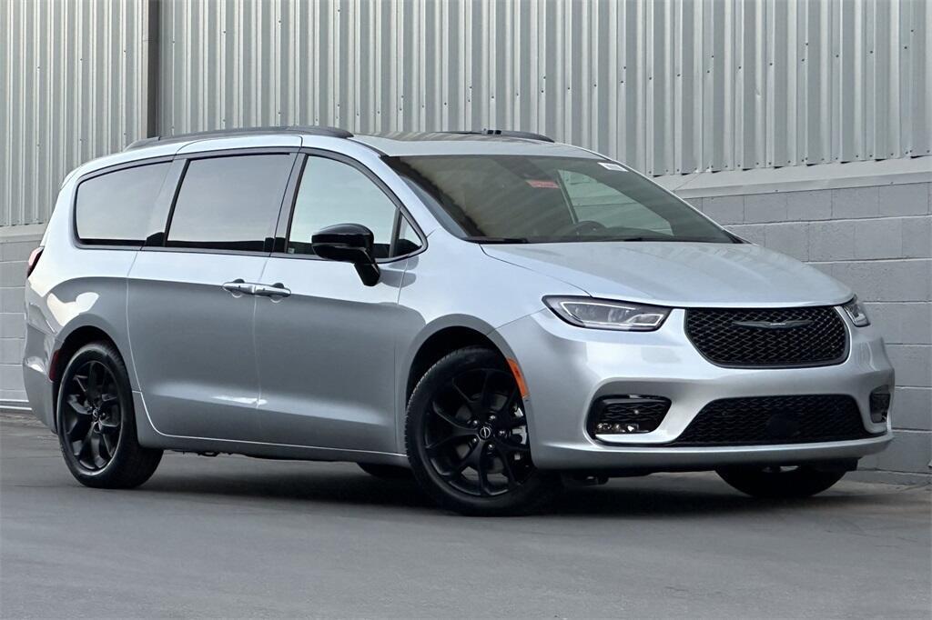 new 2026 Chrysler Pacifica car, priced at $50,861