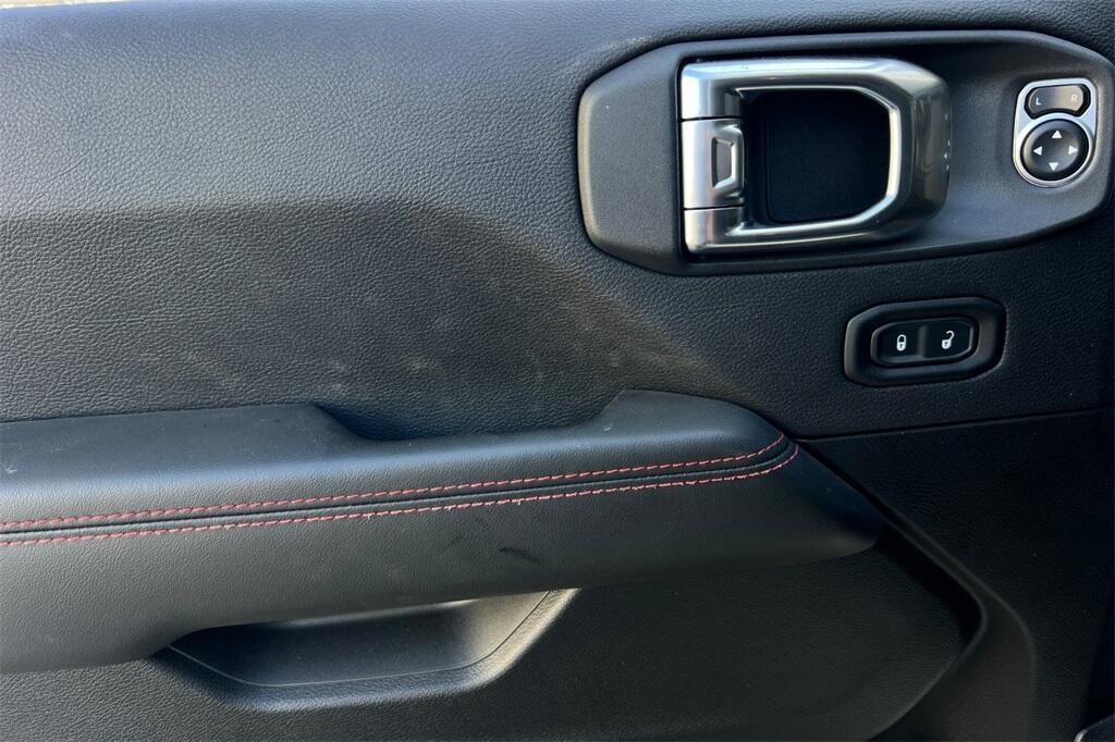 new 2025 Jeep Gladiator car, priced at $71,900