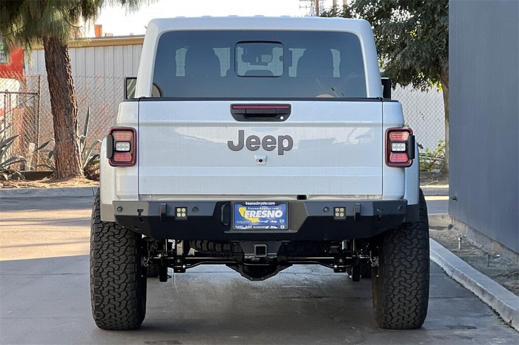 new 2025 Jeep Gladiator car, priced at $71,900