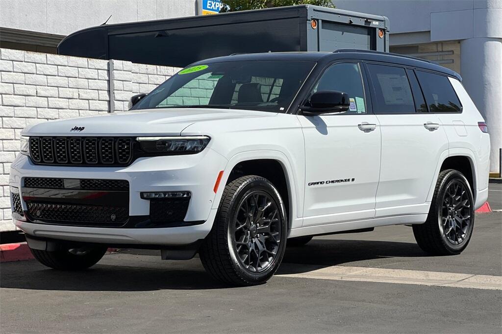 new 2025 Jeep Grand Cherokee L car, priced at $64,451