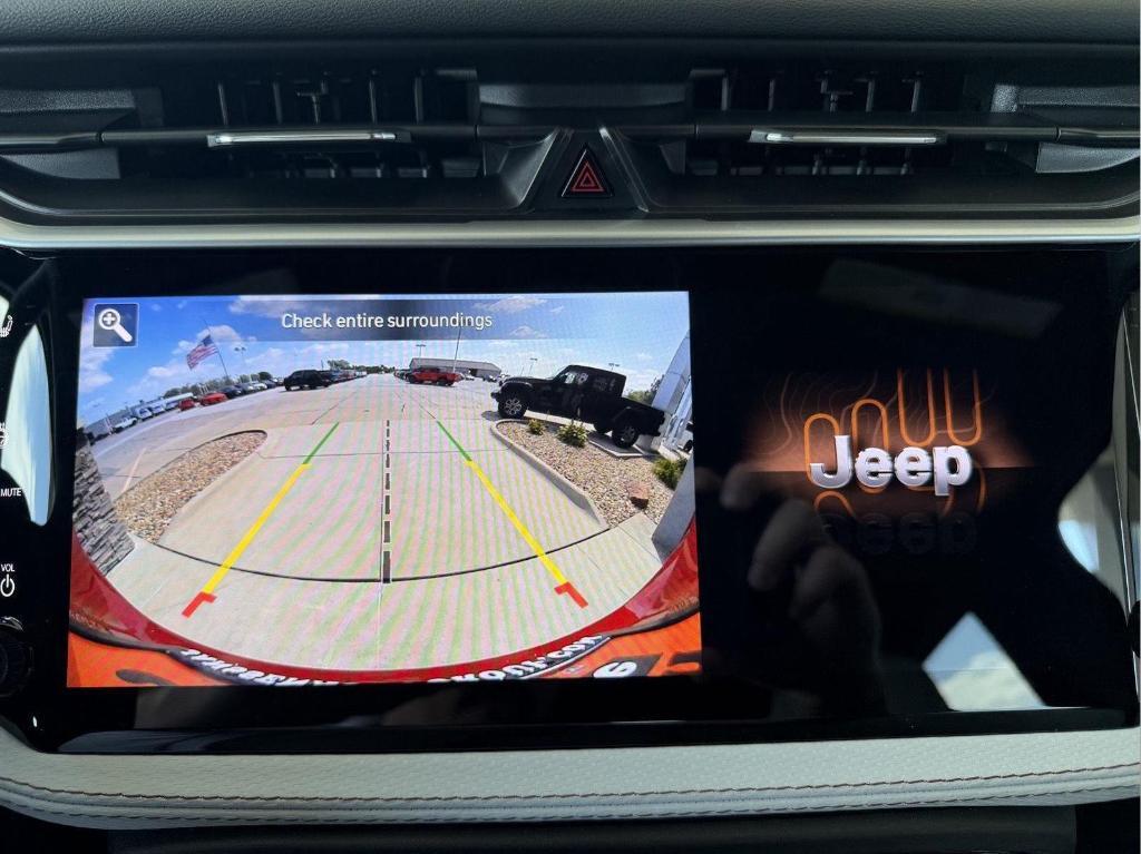 new 2026 Jeep Cherokee car, priced at $39,113