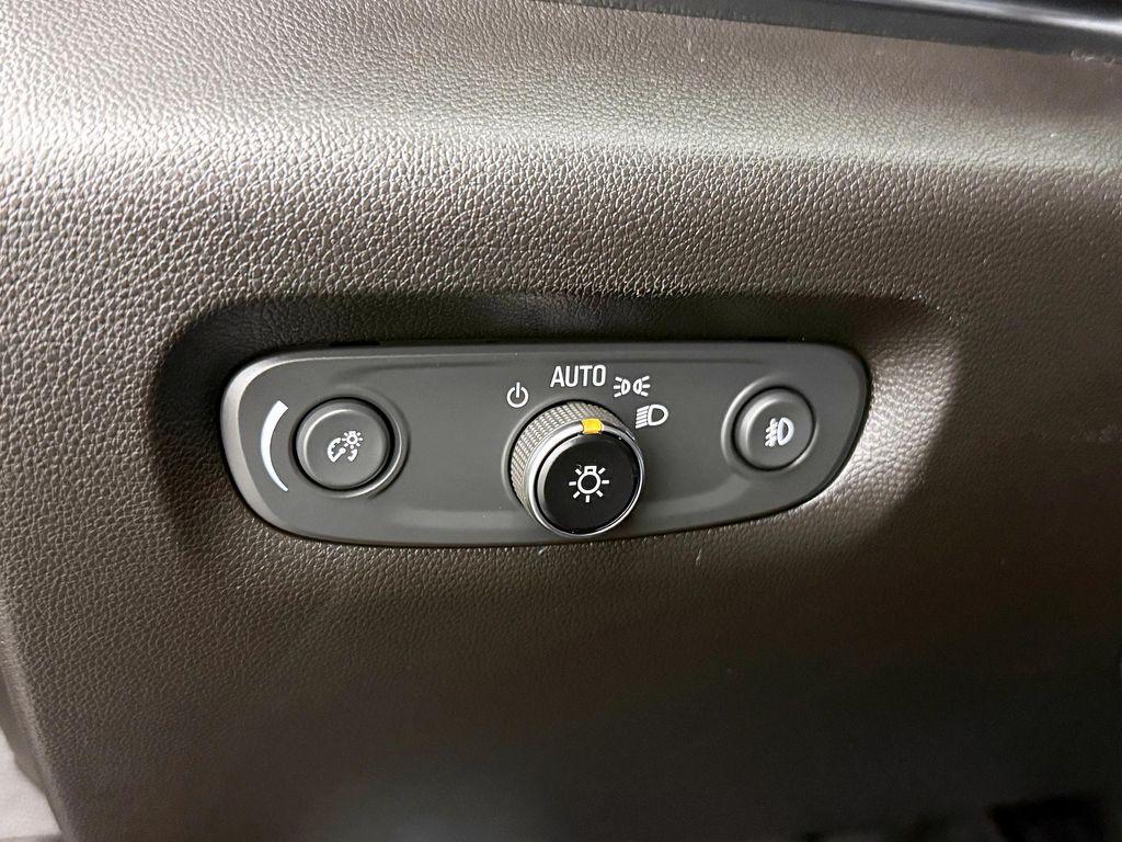 used 2021 Chevrolet Traverse car, priced at $24,000