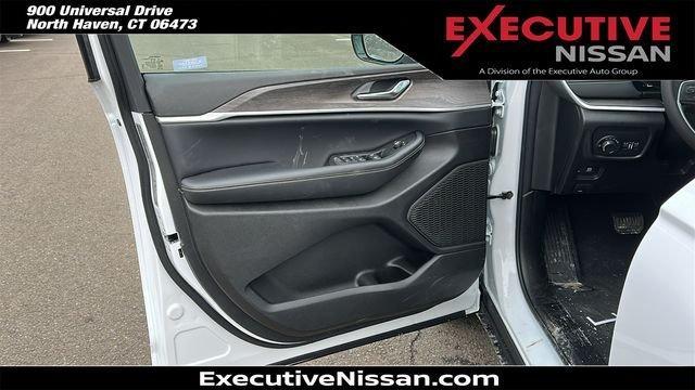 new 2026 Jeep Grand Cherokee car, priced at $47,655