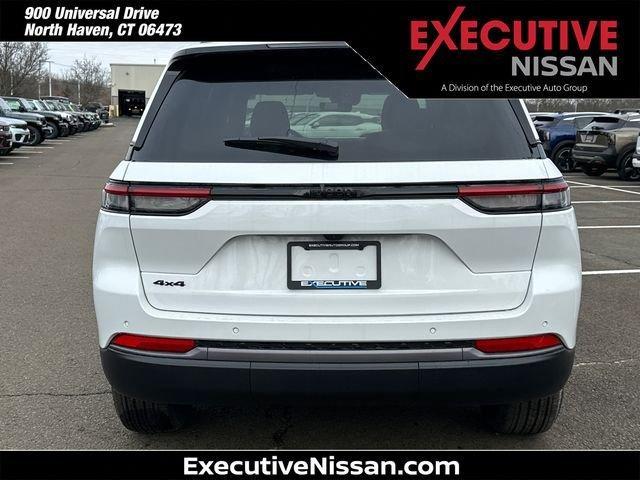 new 2026 Jeep Grand Cherokee car, priced at $47,655
