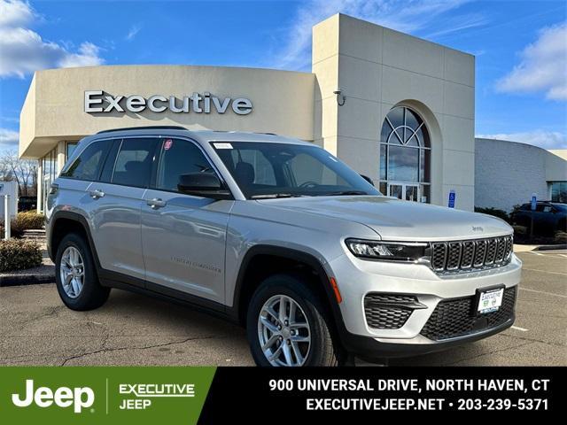 new 2025 Jeep Grand Cherokee car, priced at $40,415