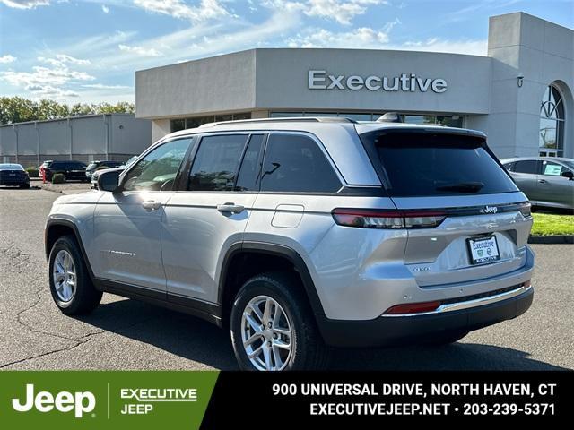 new 2025 Jeep Grand Cherokee car, priced at $40,415
