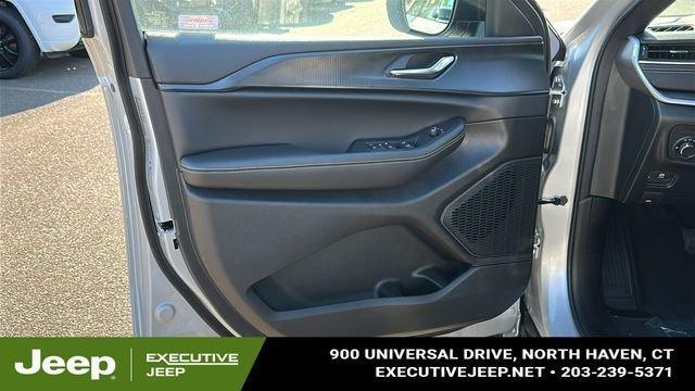 new 2025 Jeep Grand Cherokee car, priced at $39,415