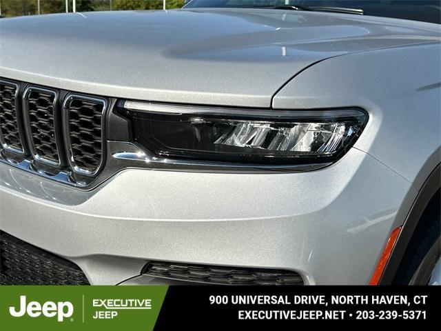 new 2025 Jeep Grand Cherokee car, priced at $40,415