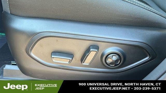 new 2025 Jeep Grand Cherokee car, priced at $39,415