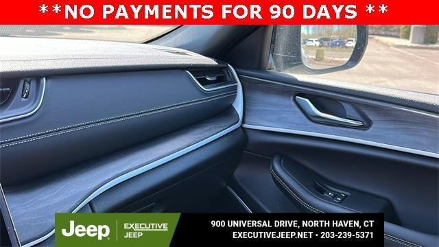 new 2025 Jeep Grand Cherokee car, priced at $52,160