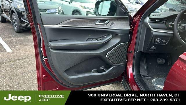 new 2026 Jeep Grand Cherokee car, priced at $46,710