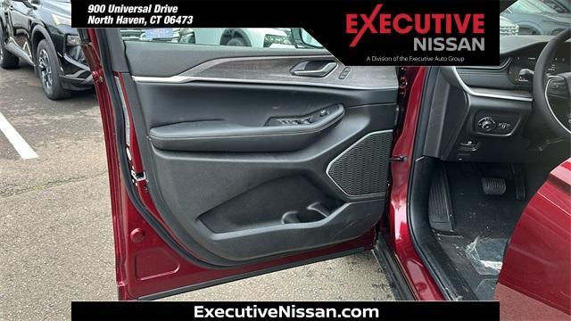 new 2026 Jeep Grand Cherokee car, priced at $50,210