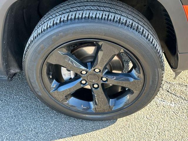 used 2023 Jeep Grand Cherokee car, priced at $33,987
