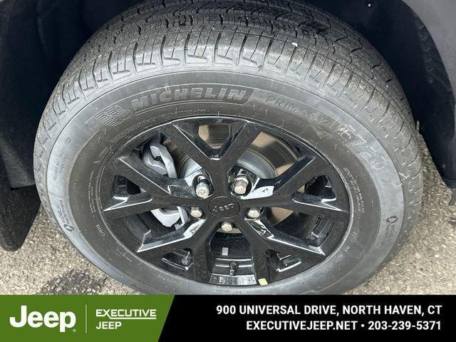 new 2026 Jeep Grand Cherokee car, priced at $43,680