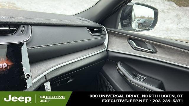 new 2026 Jeep Grand Cherokee car, priced at $43,680