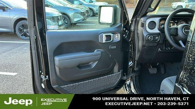 new 2026 Jeep Wrangler car, priced at $47,085