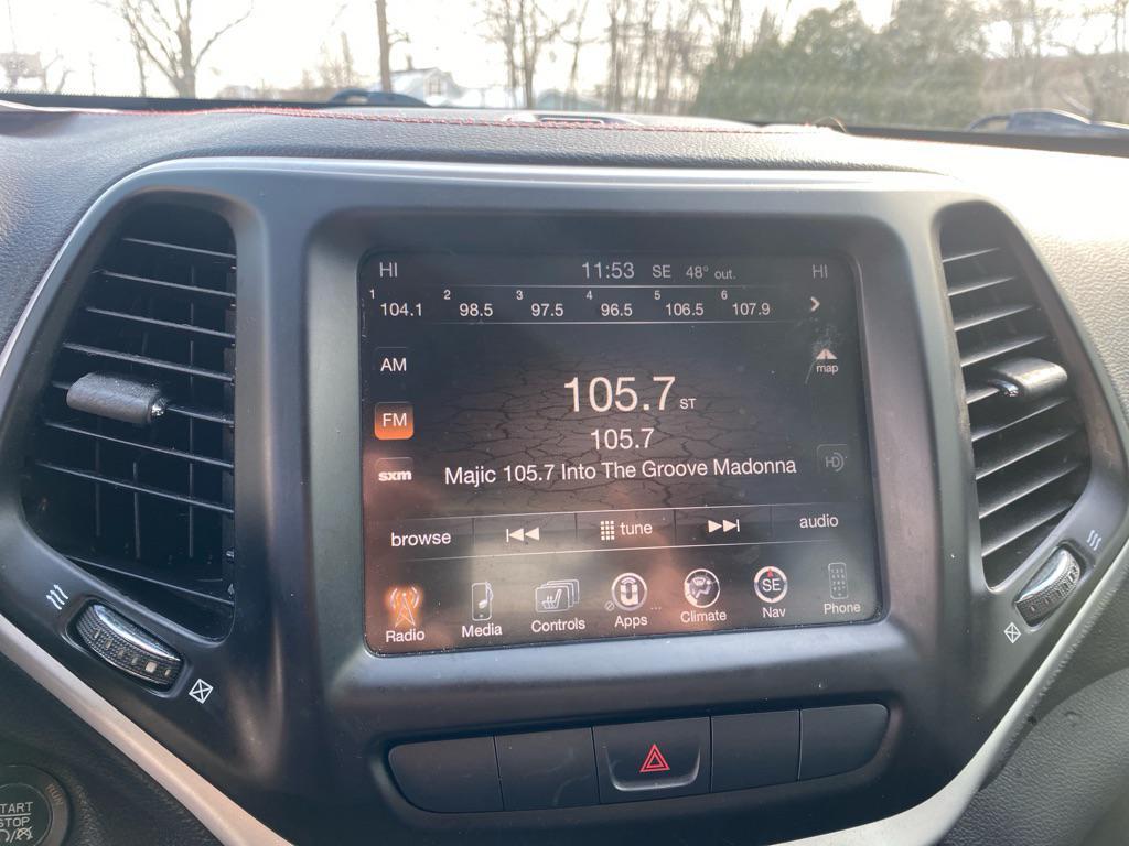 used 2015 Jeep Cherokee car, priced at $10,995