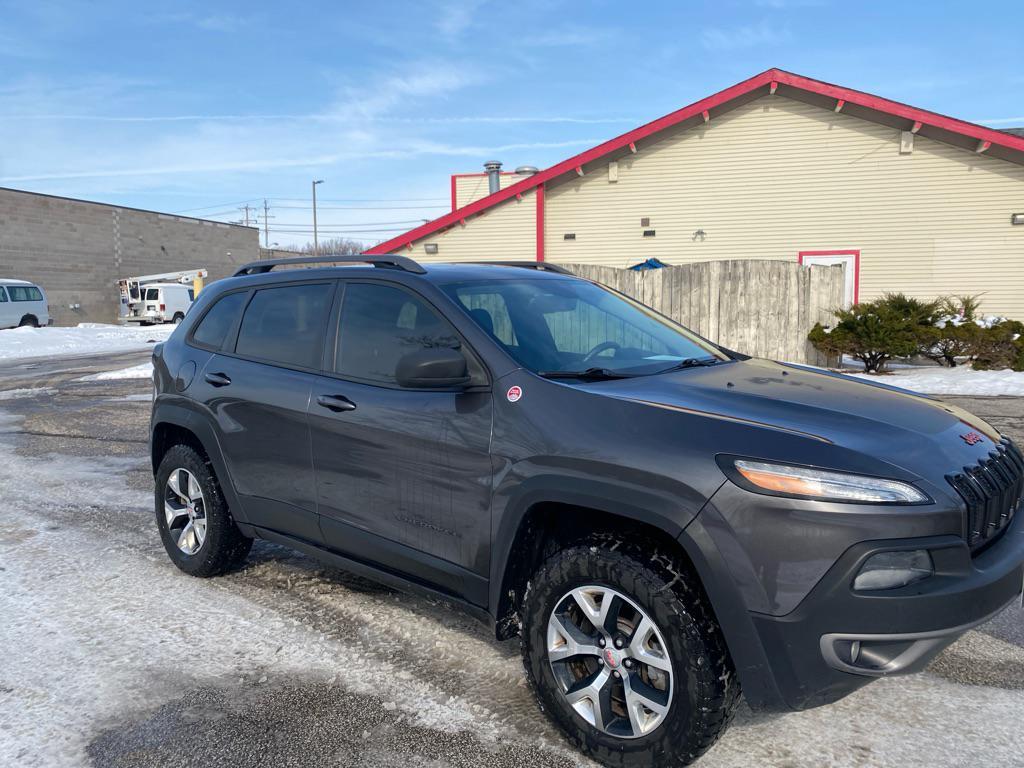 used 2015 Jeep Cherokee car, priced at $10,995