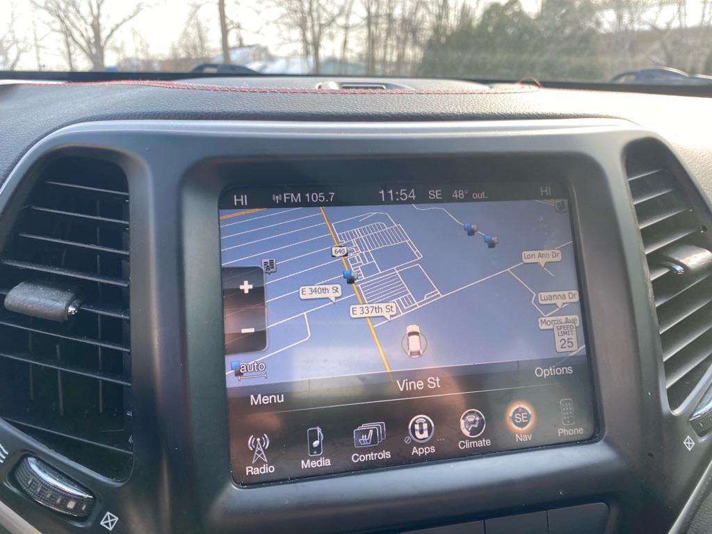 used 2015 Jeep Cherokee car, priced at $10,995