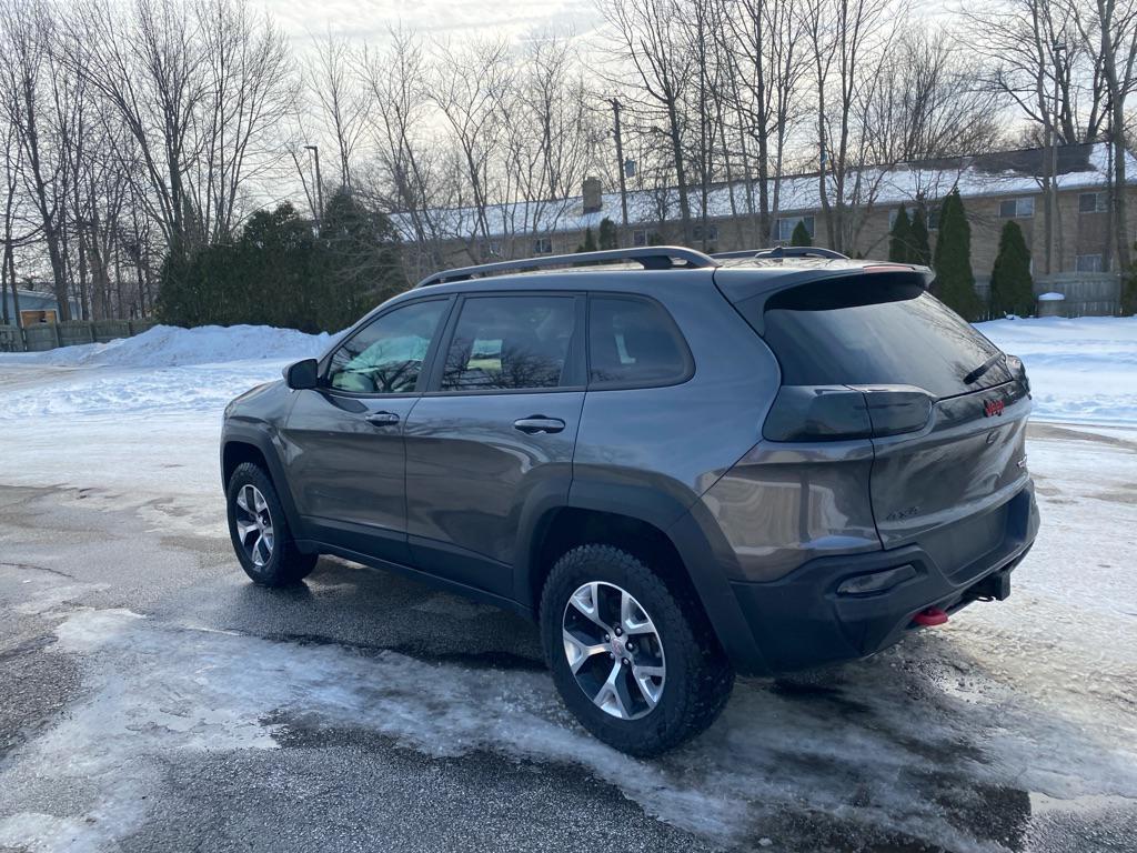 used 2015 Jeep Cherokee car, priced at $10,995