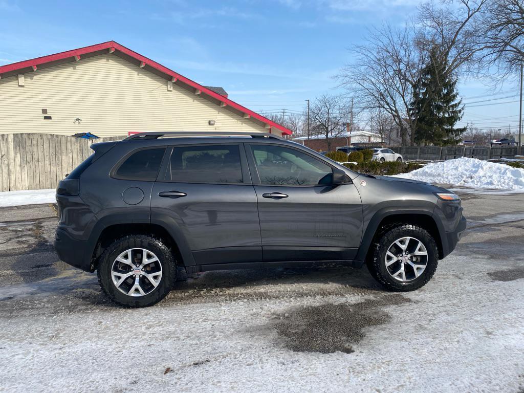 used 2015 Jeep Cherokee car, priced at $10,995