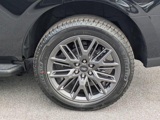 new 2026 Ford Expedition car, priced at $78,852