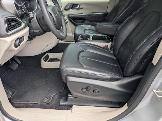 used 2024 Chrysler Pacifica car, priced at $27,394