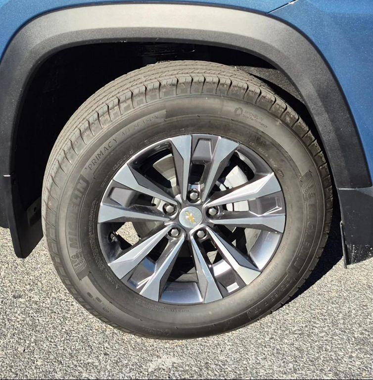 new 2026 Chevrolet Equinox car, priced at $36,180