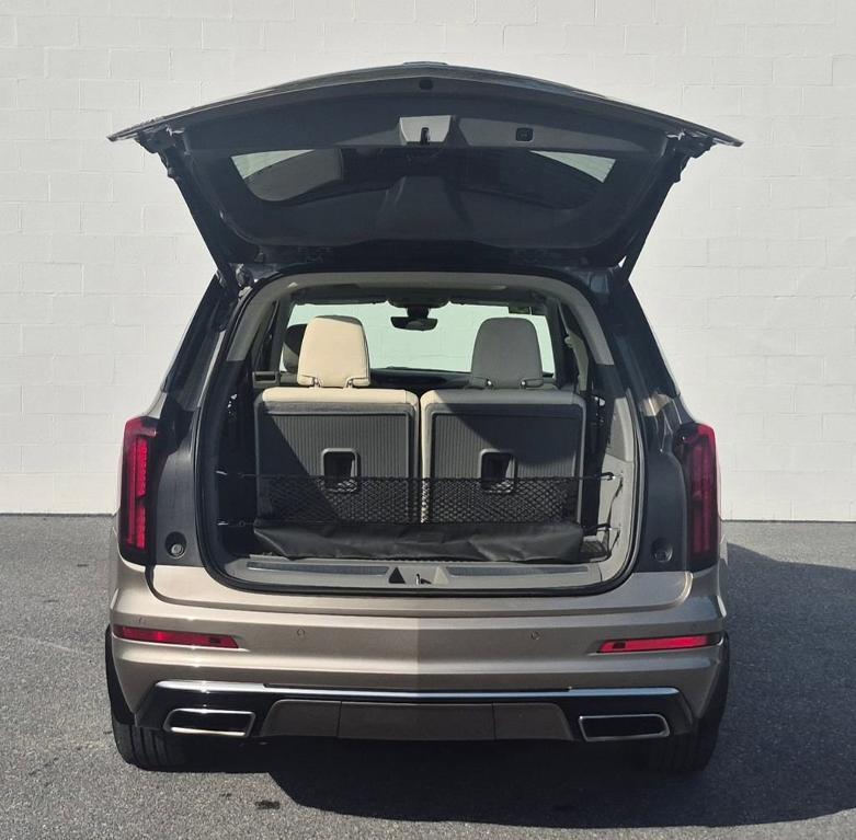 used 2023 Cadillac XT6 car, priced at $37,500