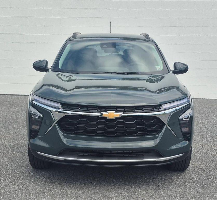 new 2025 Chevrolet Trax car, priced at $25,525