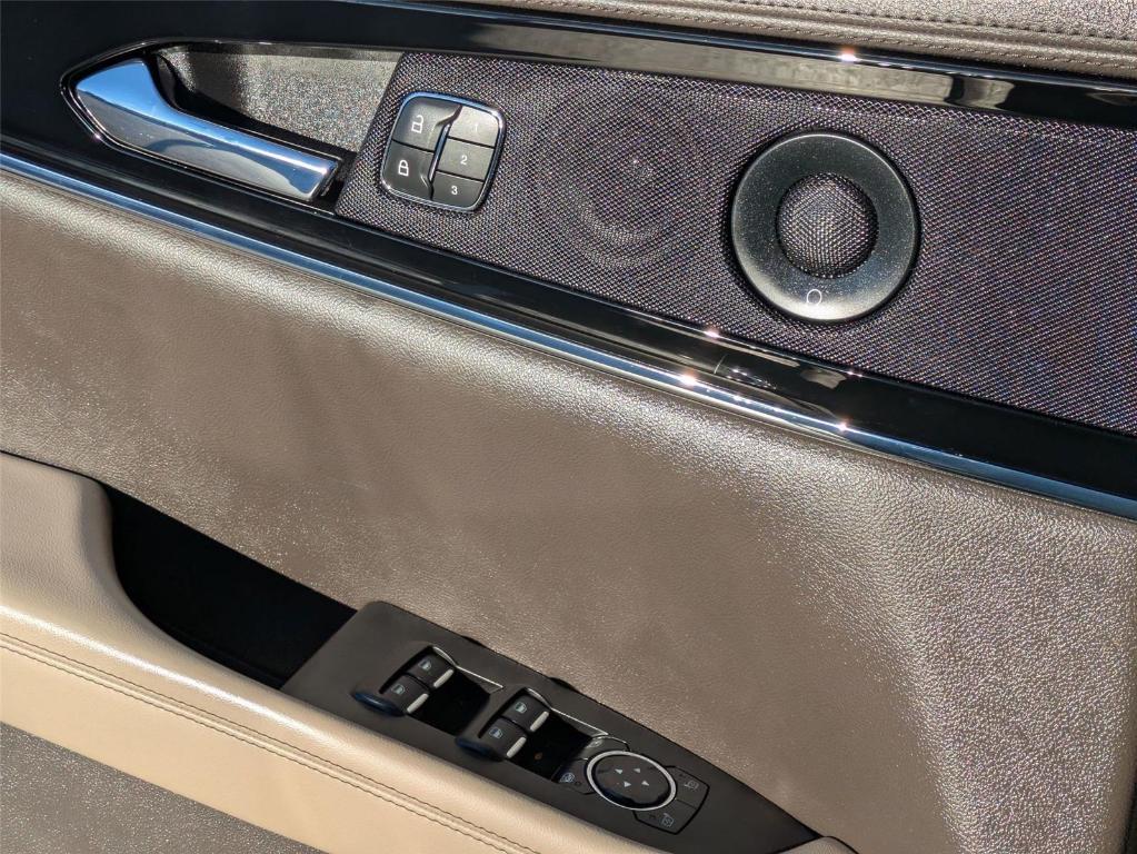 used 2022 Lincoln Nautilus car, priced at $36,987