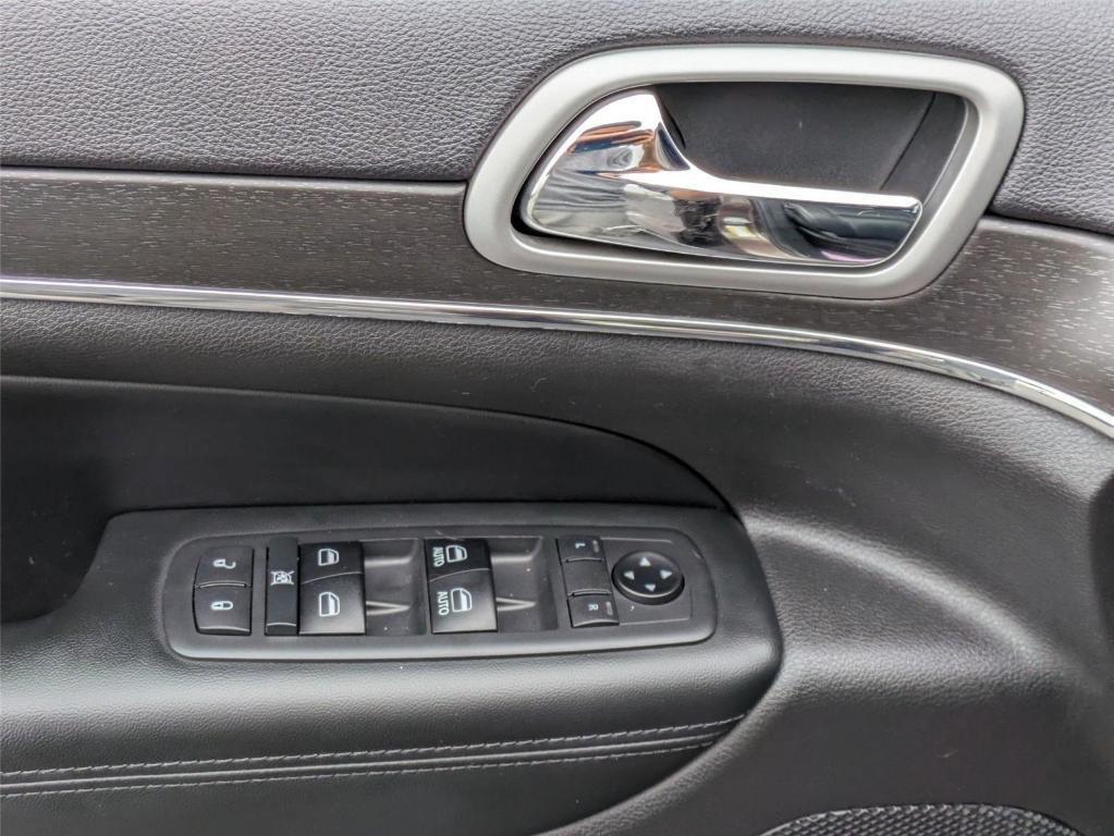 used 2018 Jeep Grand Cherokee car, priced at $13,967