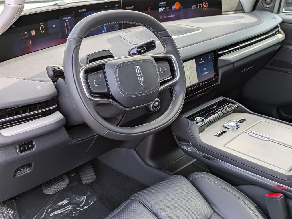 new 2025 Lincoln Navigator car, priced at $96,280