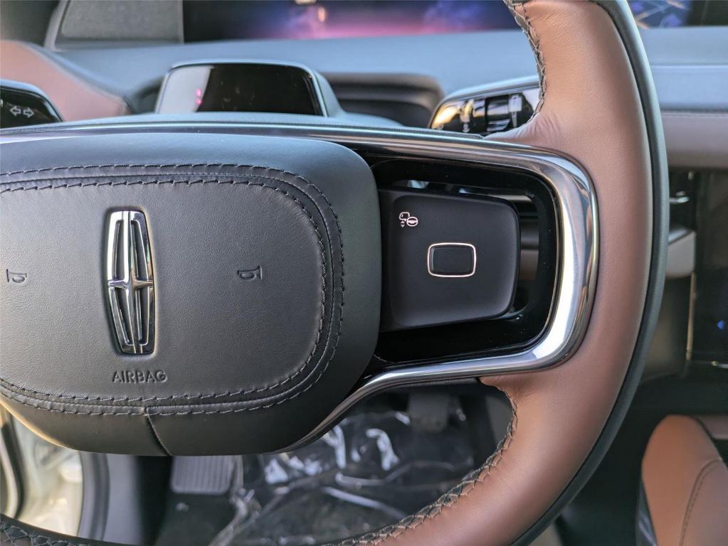 new 2025 Lincoln Navigator L car, priced at $100,493