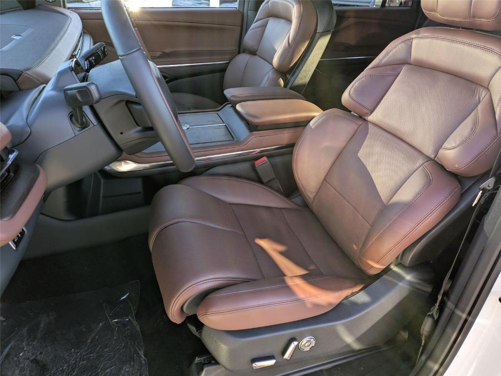 new 2025 Lincoln Navigator L car, priced at $100,493