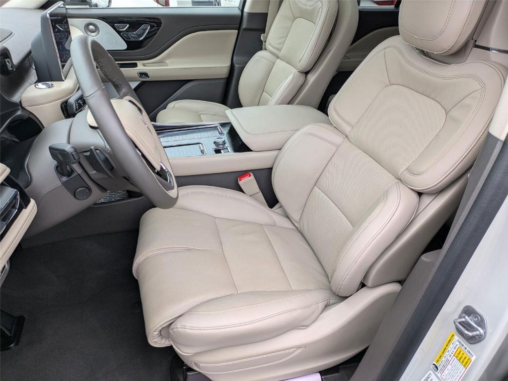 used 2023 Lincoln Aviator car, priced at $51,847