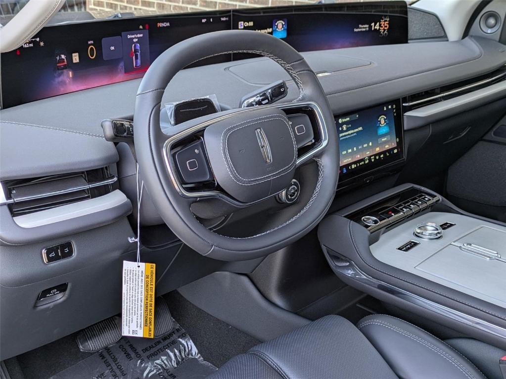 new 2025 Lincoln Navigator car, priced at $96,693