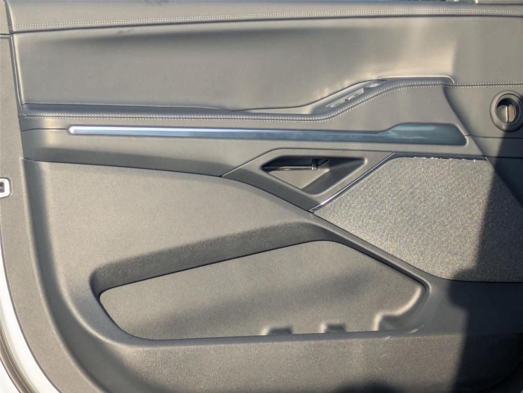 new 2025 Lincoln Navigator L car, priced at $103,853