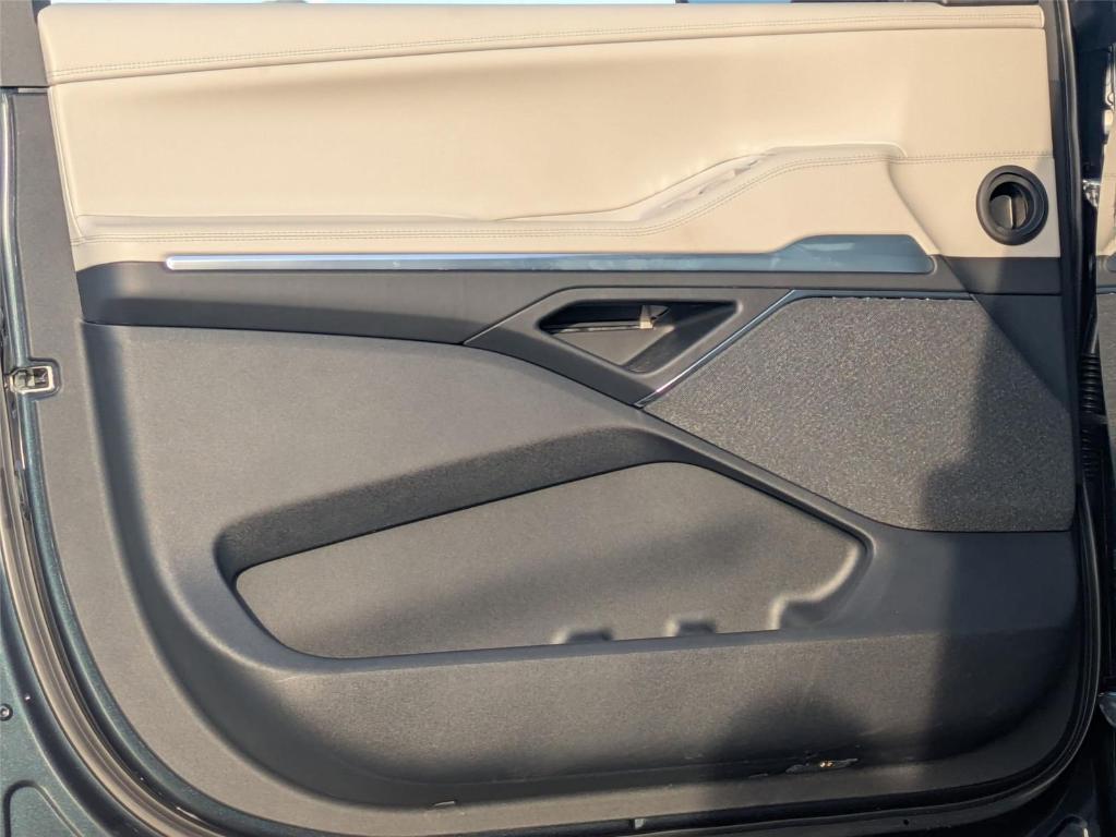 new 2025 Lincoln Navigator car, priced at $98,901