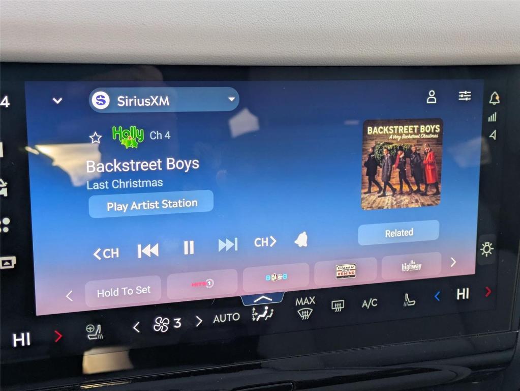 new 2025 Lincoln Navigator car, priced at $98,901