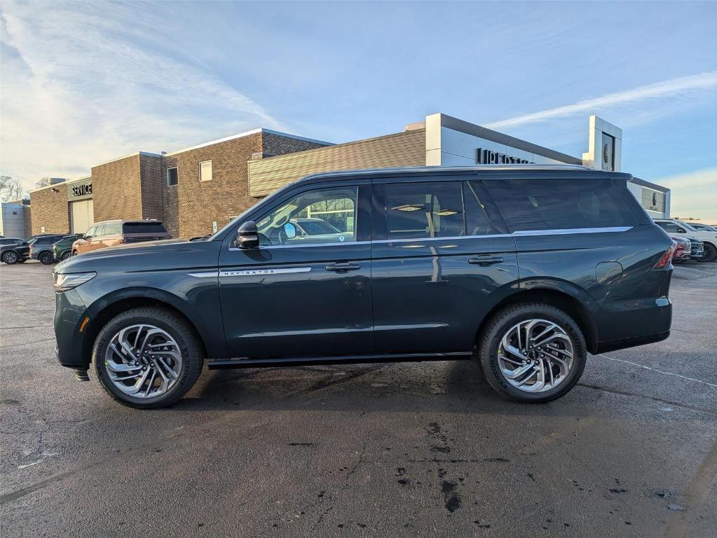 new 2025 Lincoln Navigator car, priced at $98,901