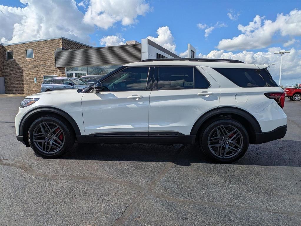 used 2025 Ford Explorer car, priced at $50,898