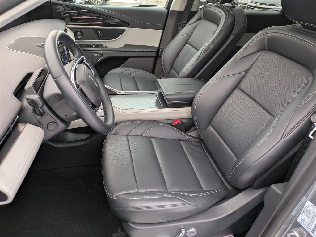 used 2025 Lincoln Nautilus car, priced at $50,495