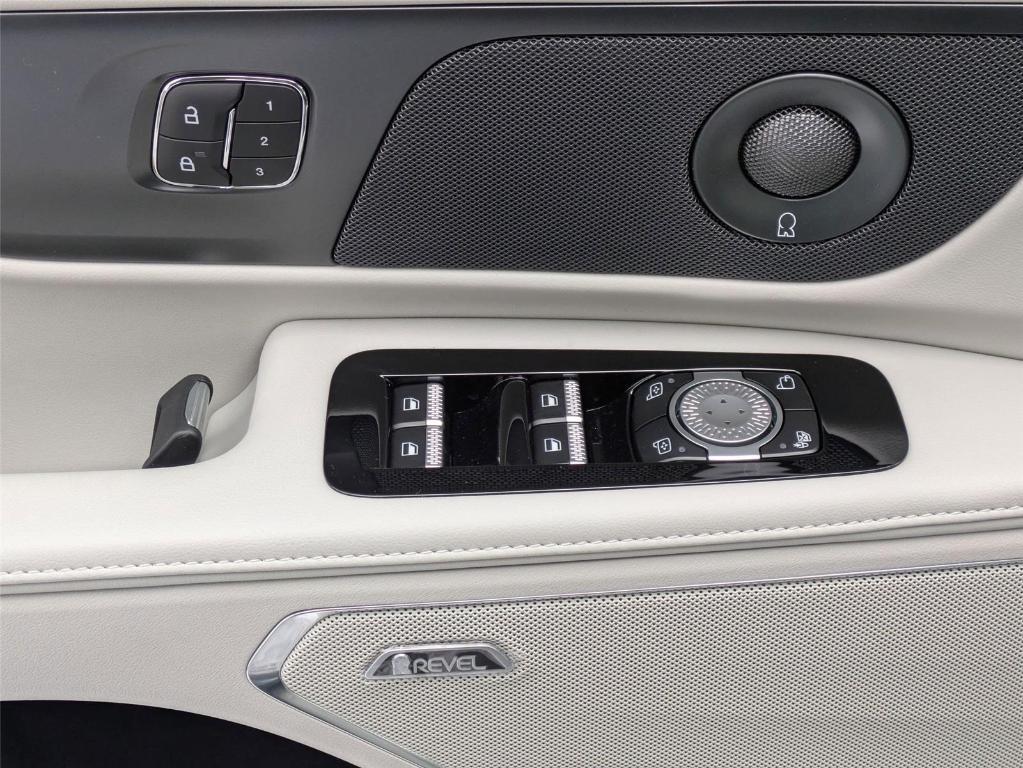 new 2026 Lincoln Nautilus car, priced at $59,208